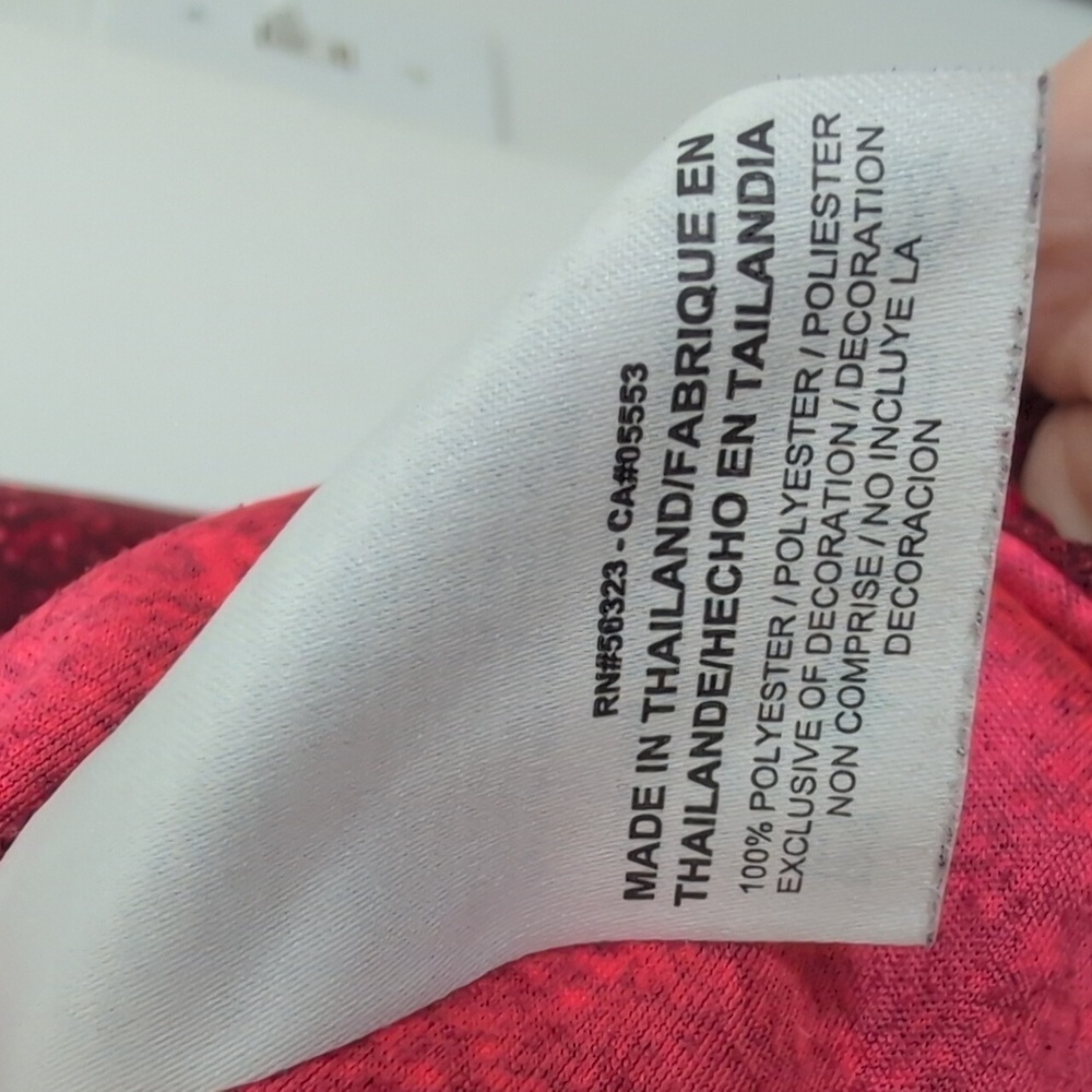 NIKE RED ATHLETIC TOP SIZE SMALL - Picture 6 of 6